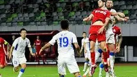 包文婧母女同框秀亲子装扮，6岁“饺子”身高引关注