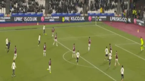 “颜欣慧刷新女子400米自由泳全国最佳成绩”